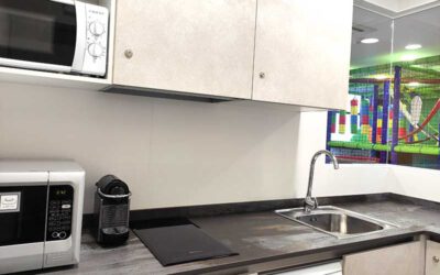 Nuevo Es-Cool ahora con cocina equipada!